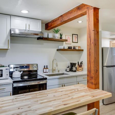 Updated Tacoma Home With Fire Pit! المظهر الخارجي الصورة